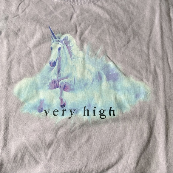 NWOT Tilly’s Pretty Vacant Very High Tee - Picture 2 of 5